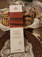 Naložite sliko v pregledovalnik galerije, Temna čokolada s karamelo in solnim cvetom 100g