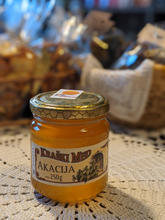 Naložite sliko v pregledovalnik galerije, Kraški med akacija 900g, 450g, 250g-zaščitena označba porekla
