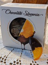 Bild in Galerie-Viewer hochladen, Kandierte Orangenscheiben in dunkler Schokolade mit Salzblume 150g
