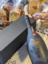 Load image into Gallery viewer, Wild cherry brandy 0.7 l - gift packaging
