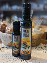 Bild in Galerie-Viewer hochladen, Natives Olivenöl extra mit Orangengeschmack 250ml, 100ml

