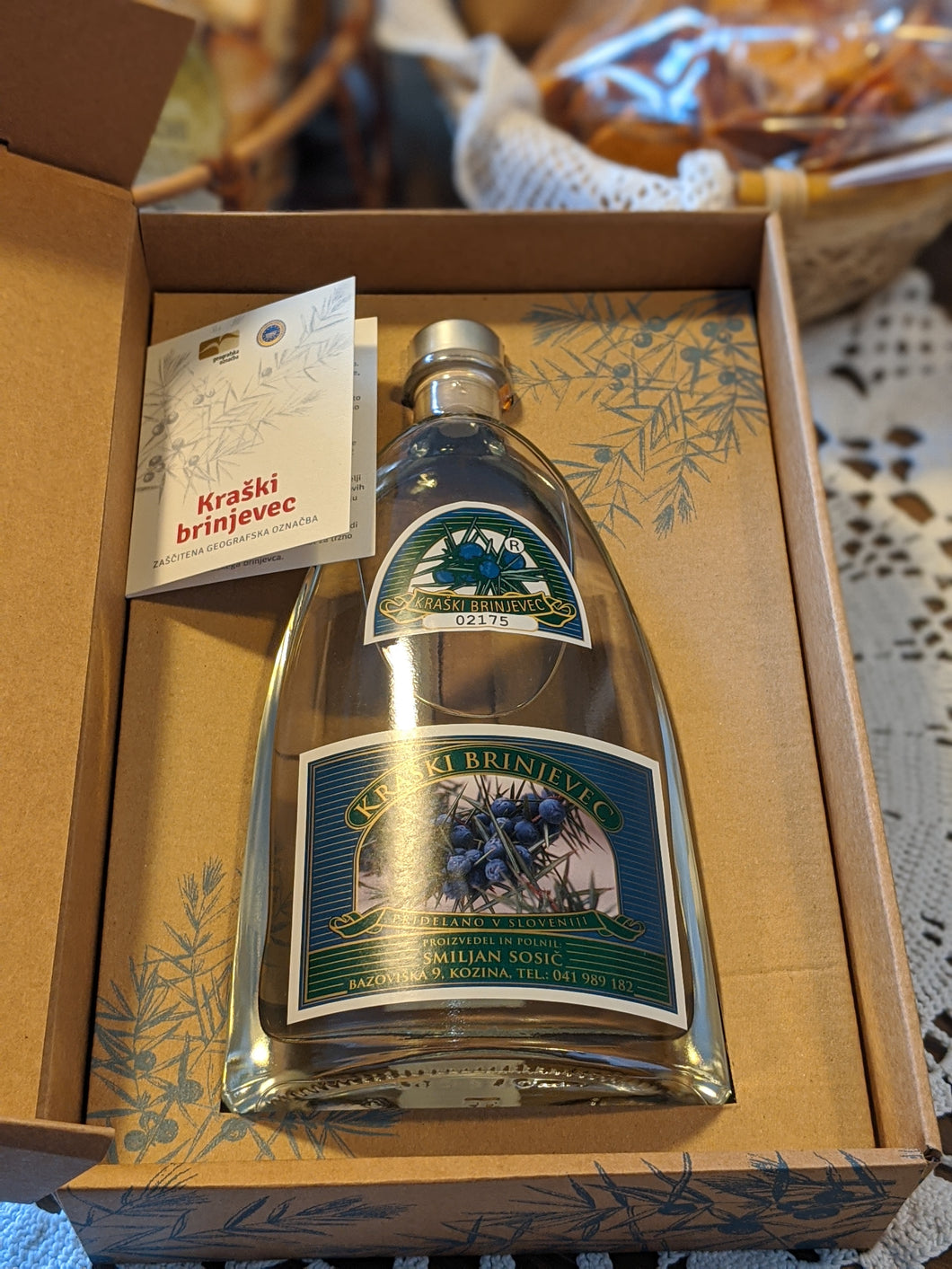 Karst brinjevec 0.5 l - protected geographical indication - gift packaging
