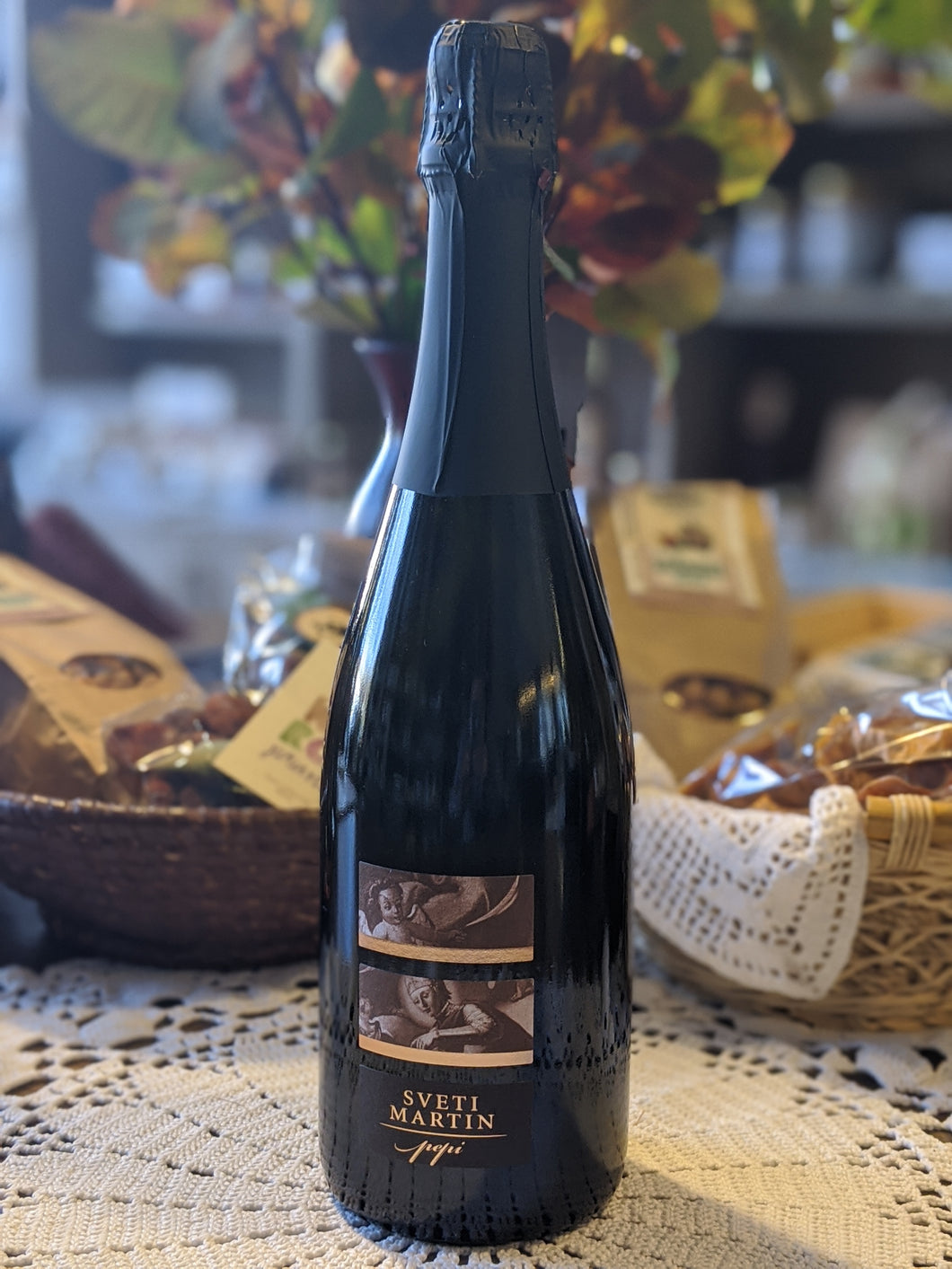 Sparkling wine made from the Svetila pinela variety 0.75-quality ZGP wine