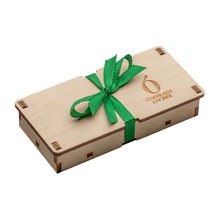 Load image into Gallery viewer, Gift chocolate in a wooden box
